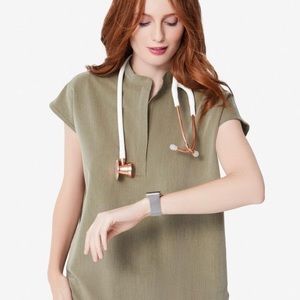 NWT Figs Rafaela-Mandarin Top Heather Olive XL